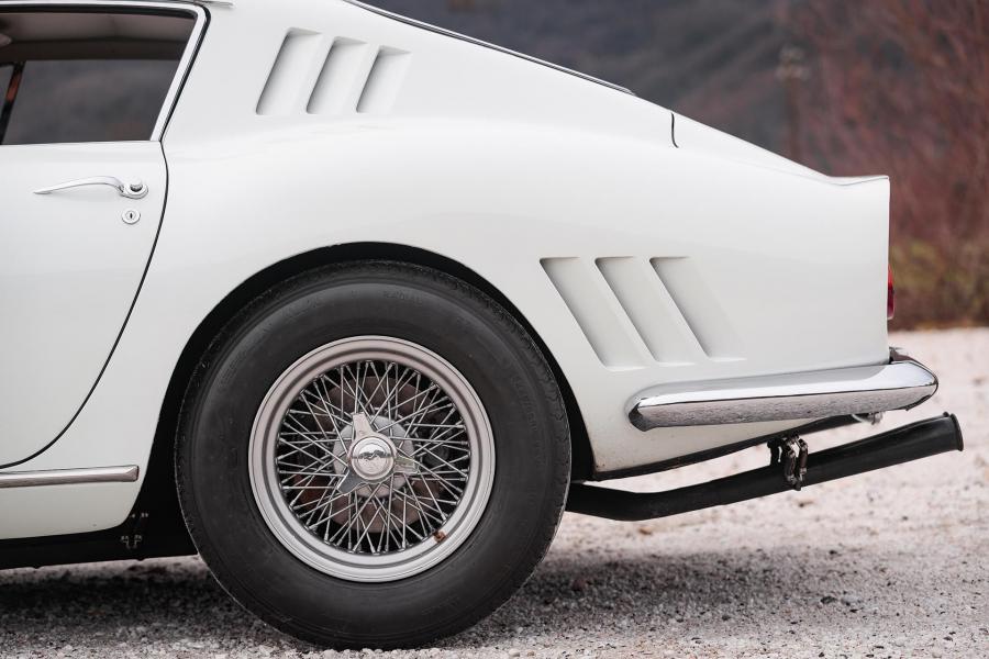 Детали экстерьера Ferrari 275 GTB 6C (07085) 1965 года  (фото 12 из 18)